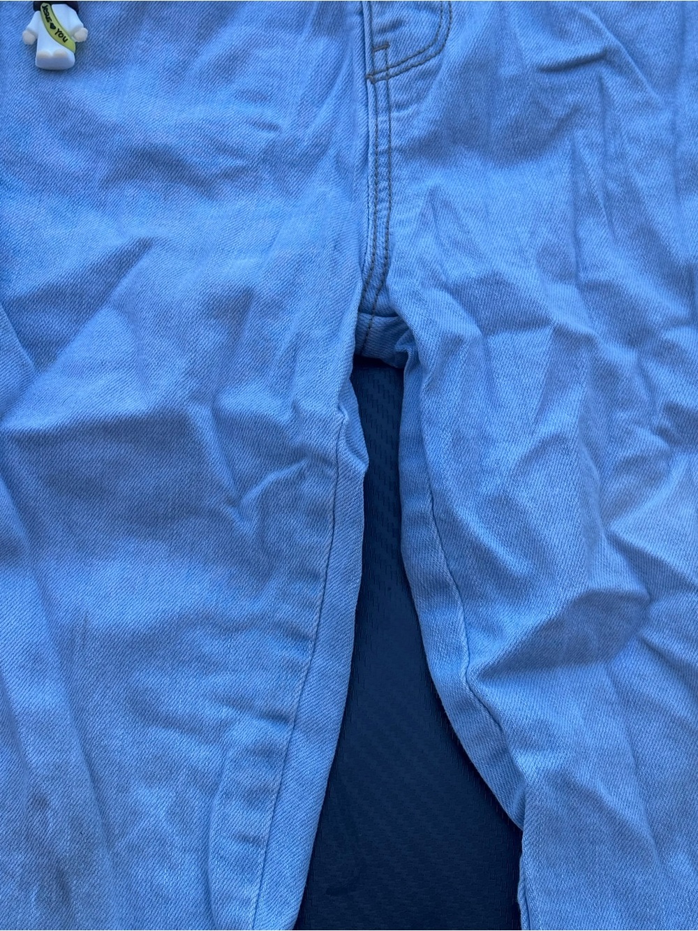Assorted lot of five pairs of jeans, all size 4